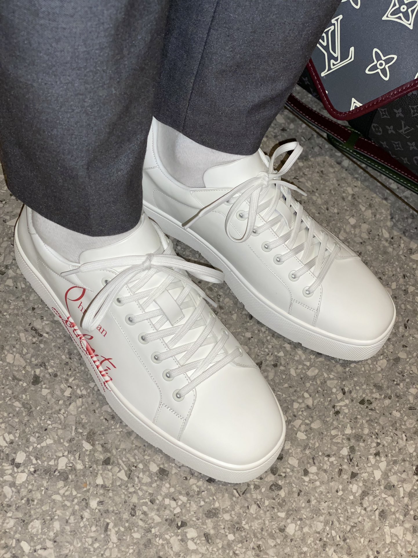 Christian Louboutin Low Top Sneakers 2 - vstockx