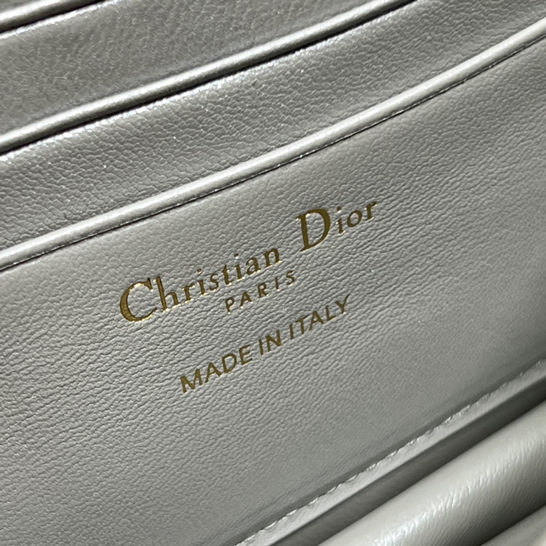 Handbag Dior 0980 size 21 x 11.5 x 4.5 cm - vstockx