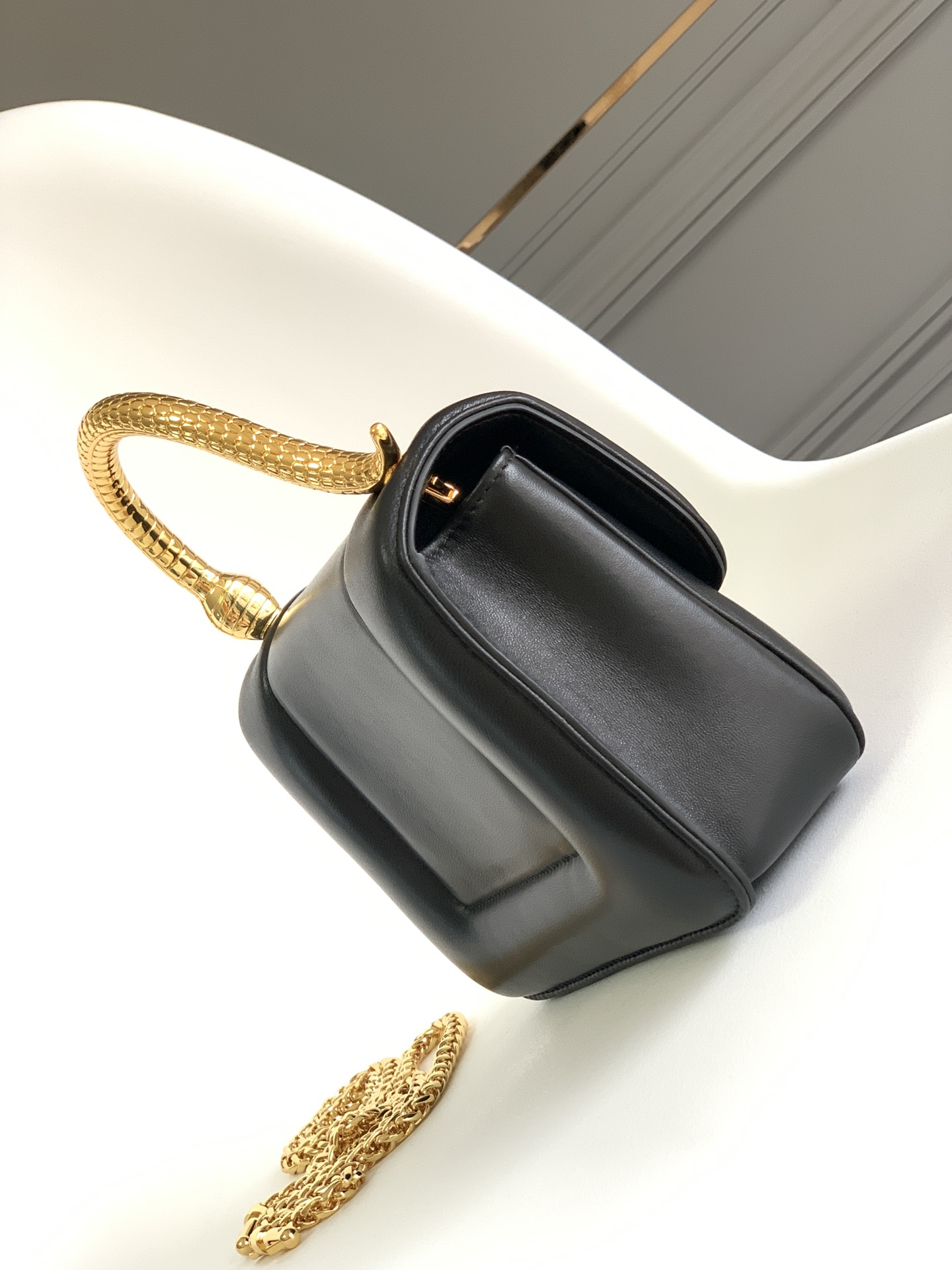 Handbags Bvlgari BVLGARI size:19.2*15*6 cm - vstockx