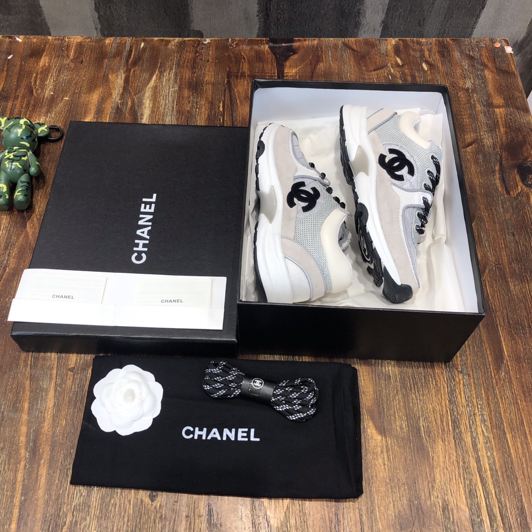 Chanel Fabric & Suede Calfskin Low Top Sneaker 5 - vstockx