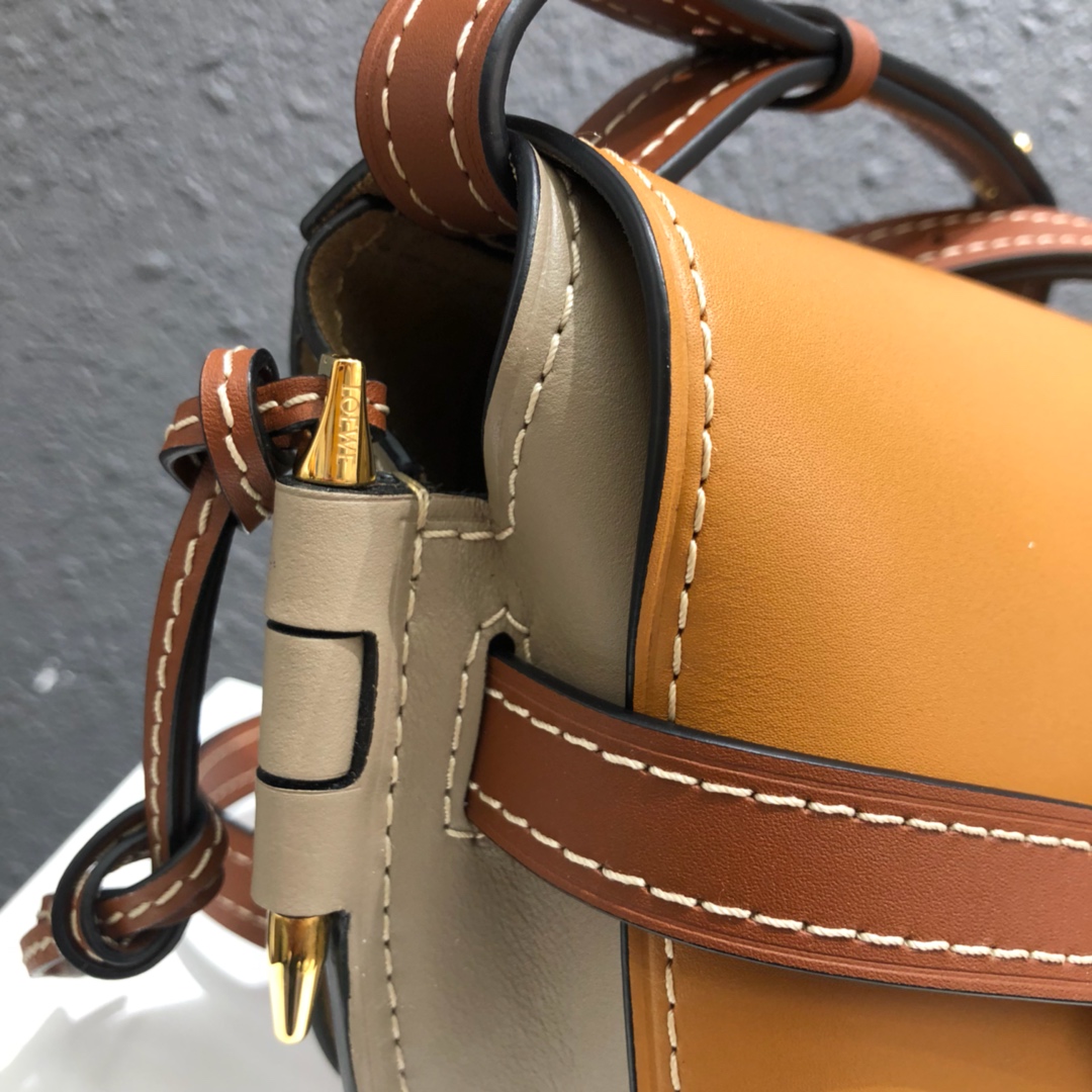 Handbags LOEWE zp size:20*19*11.5 cm - vstockx