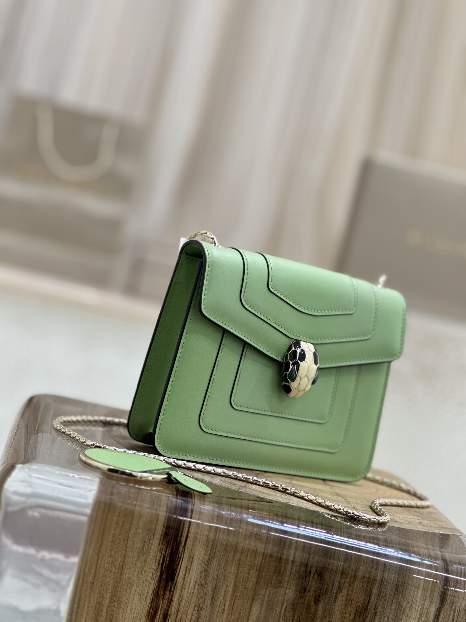 Handbags Bvlgari 35107 size:20*15*5 cm - vstockx