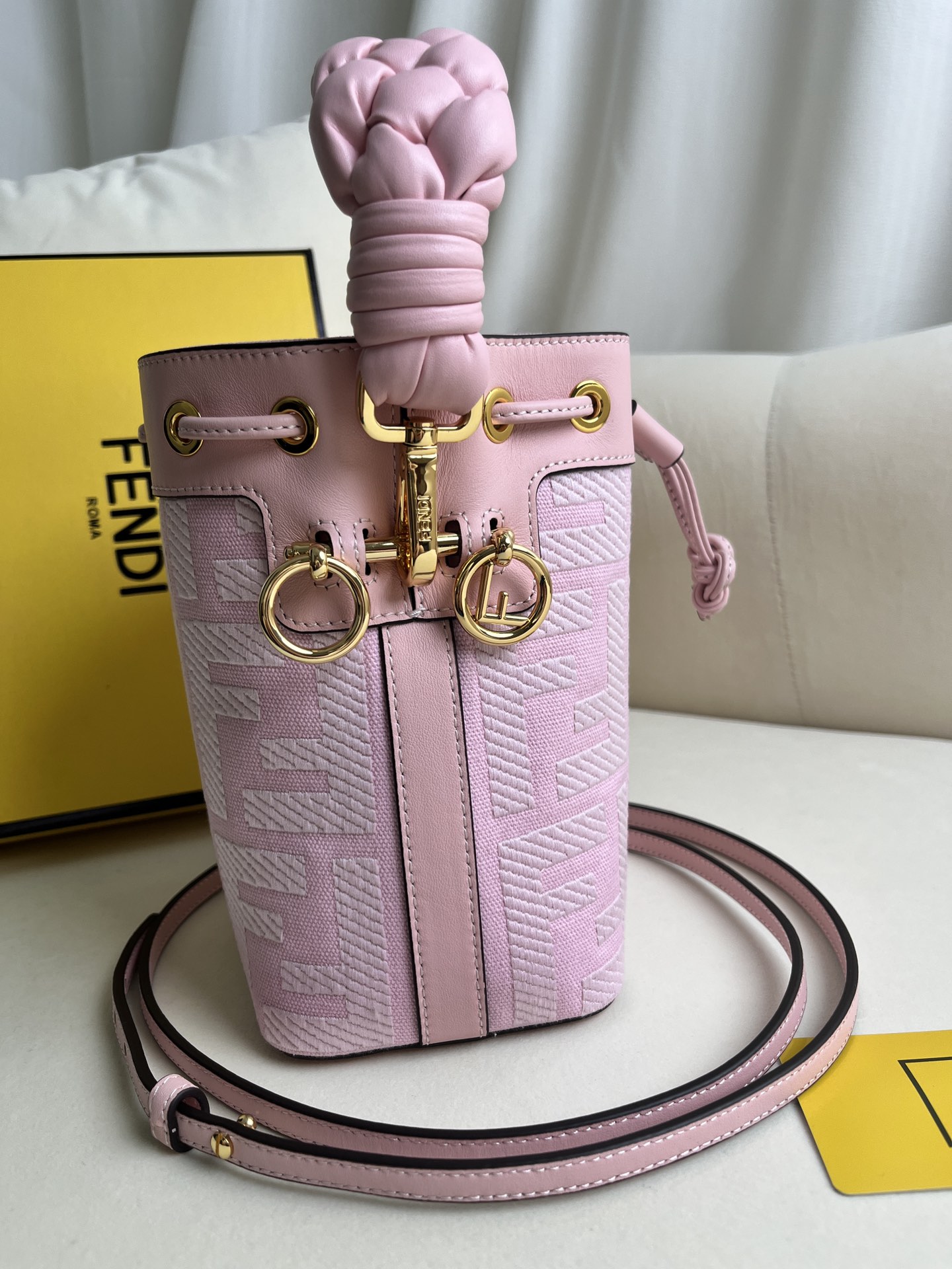 handbags FENDI 038 size:12*18*10cm - vstockx