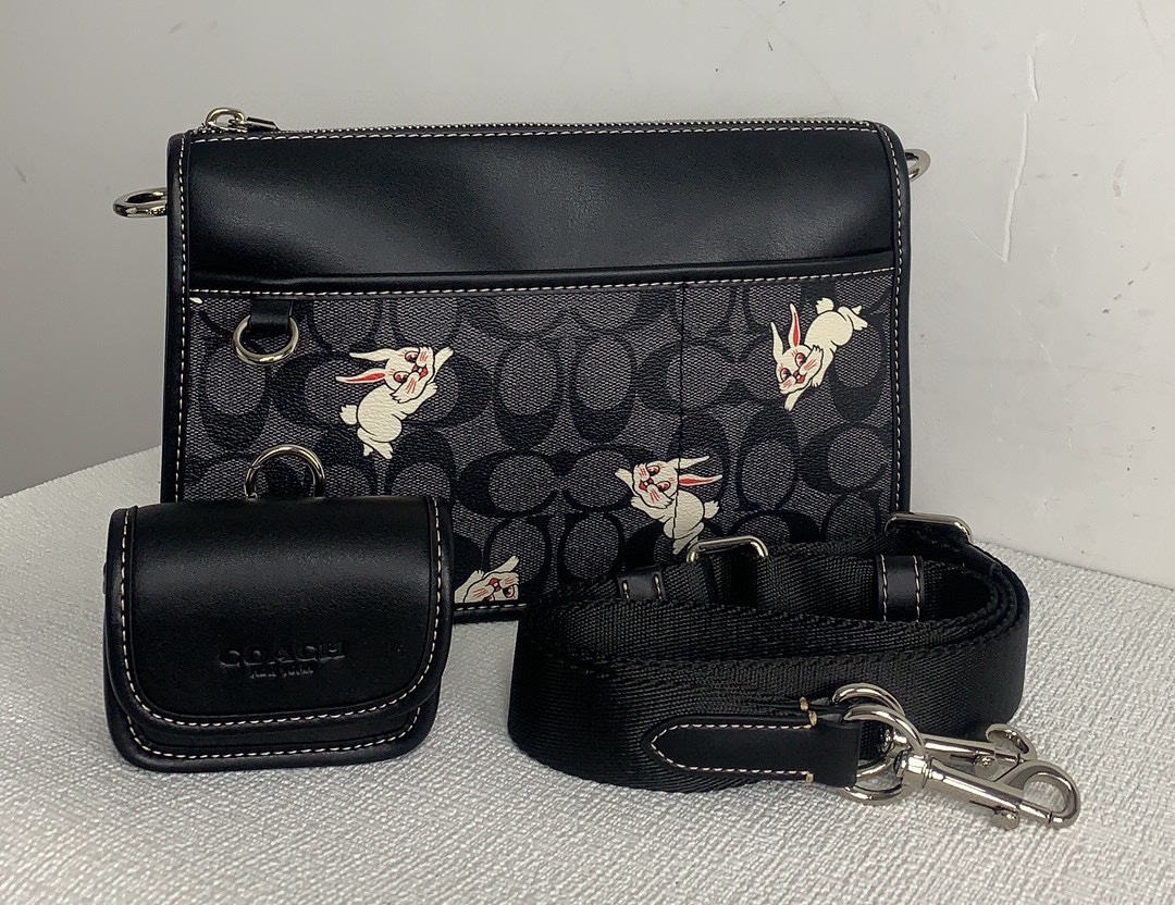 Handbags Coach CG300 size:24.5*16*5 - vstockx