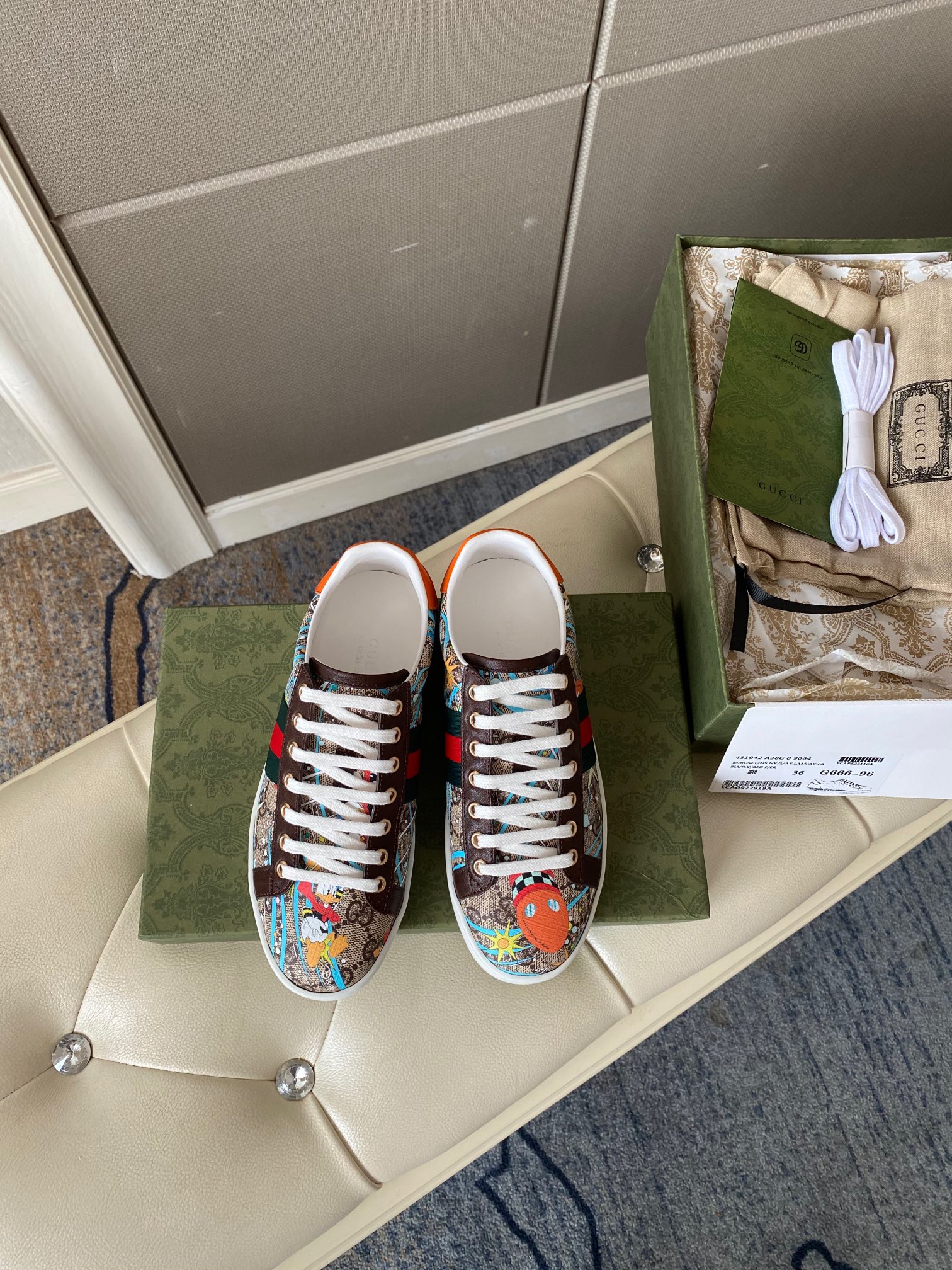 Gucci Women's Ace sneaker with bee sneaker 4 - vstockx
