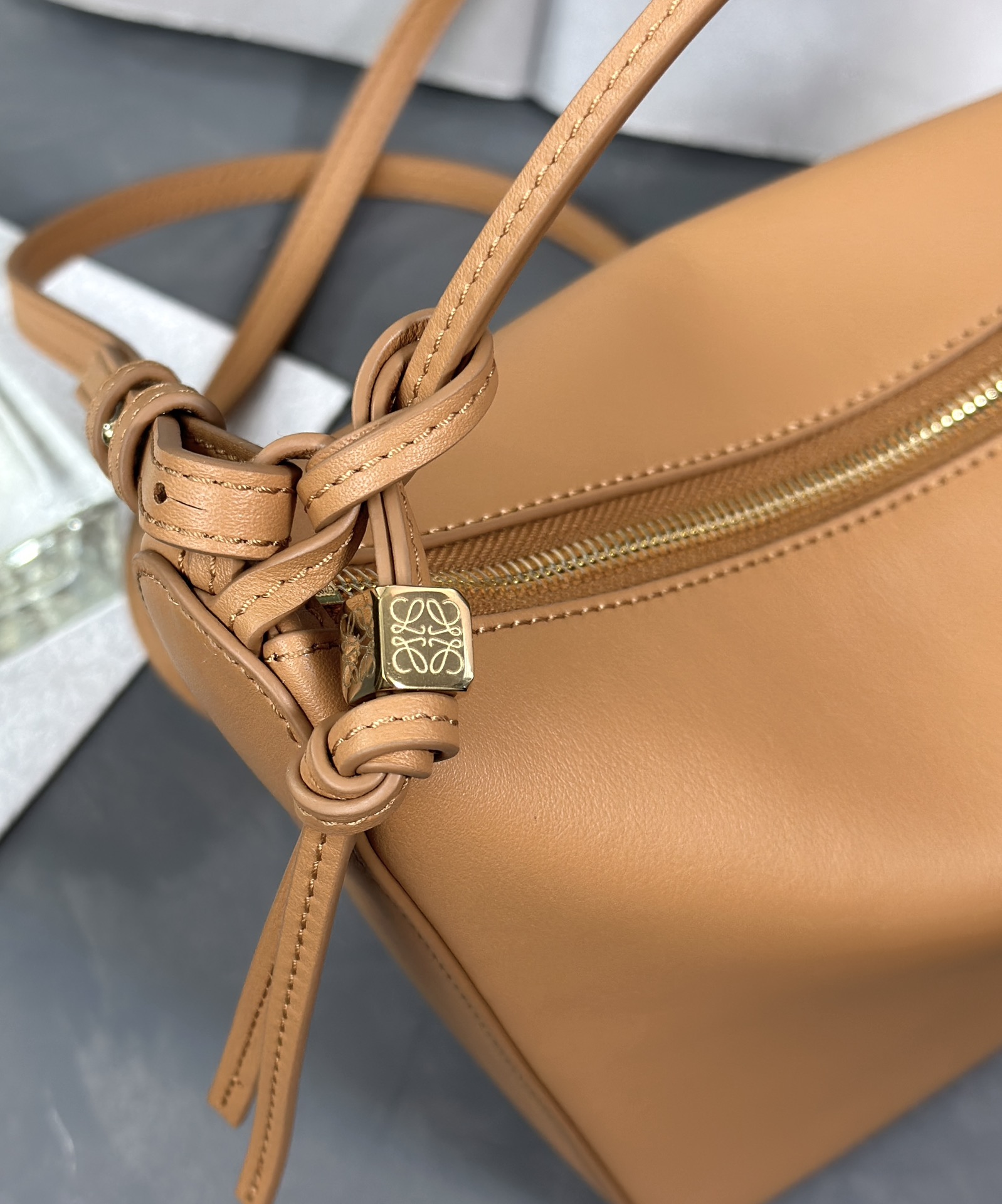 Handbags LOEWE   size:28-17-9.5 cm - vstockx