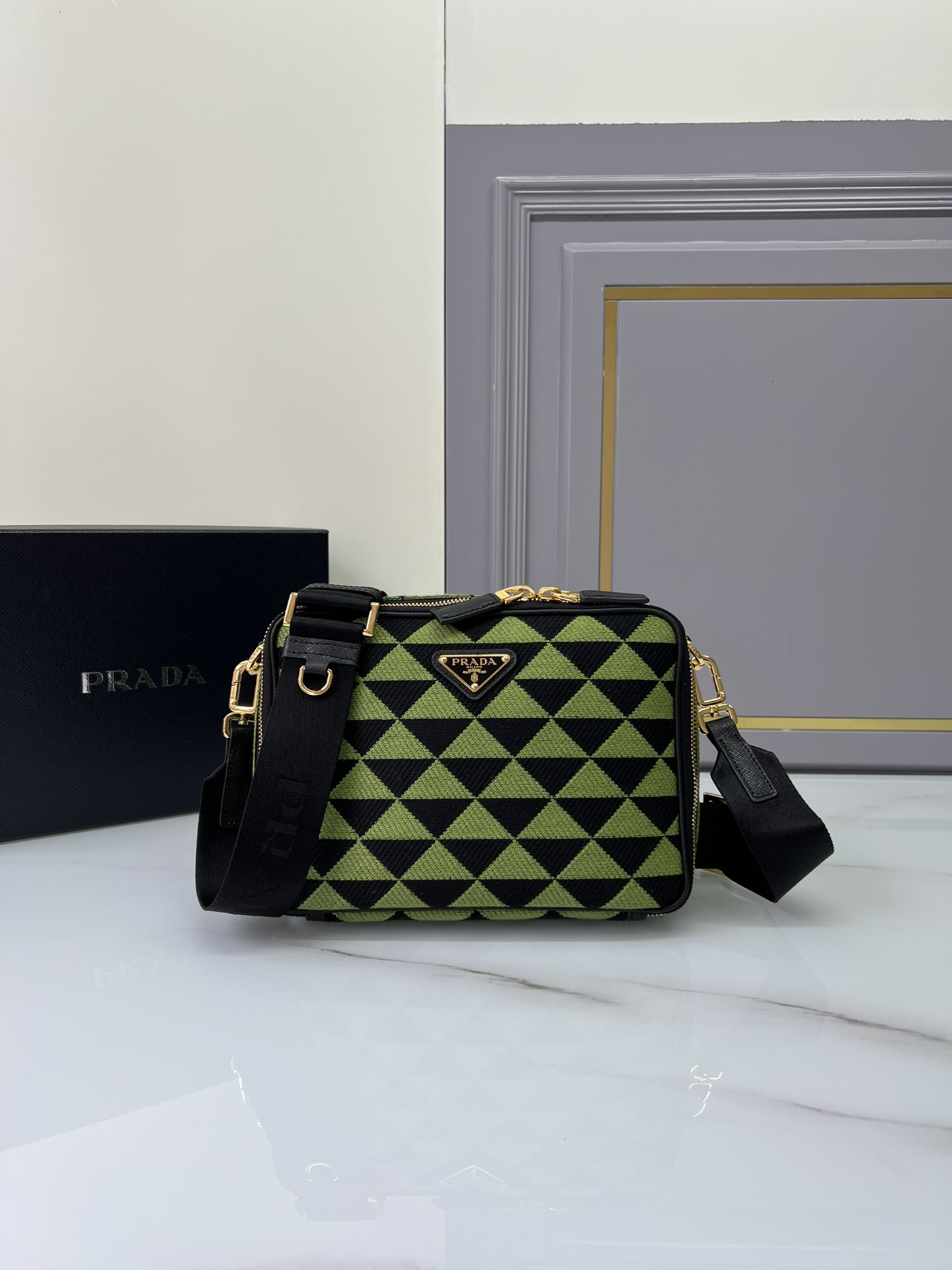 handbags prada 2VH069 22*16*6 - vstockx