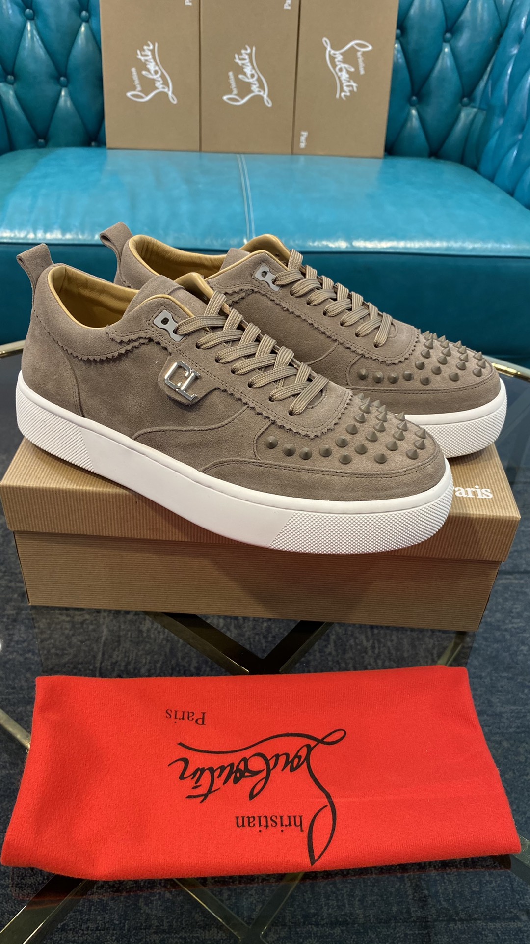 Christian Louboutin Happyrui Spikes Flat Sneakers 5 - vstockx