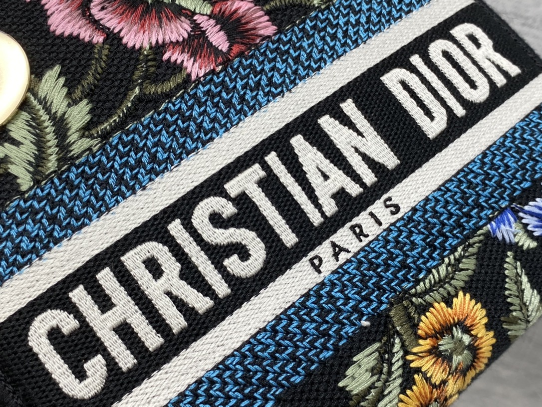 Handbag Dior size 17*7*15 cm - vstockx