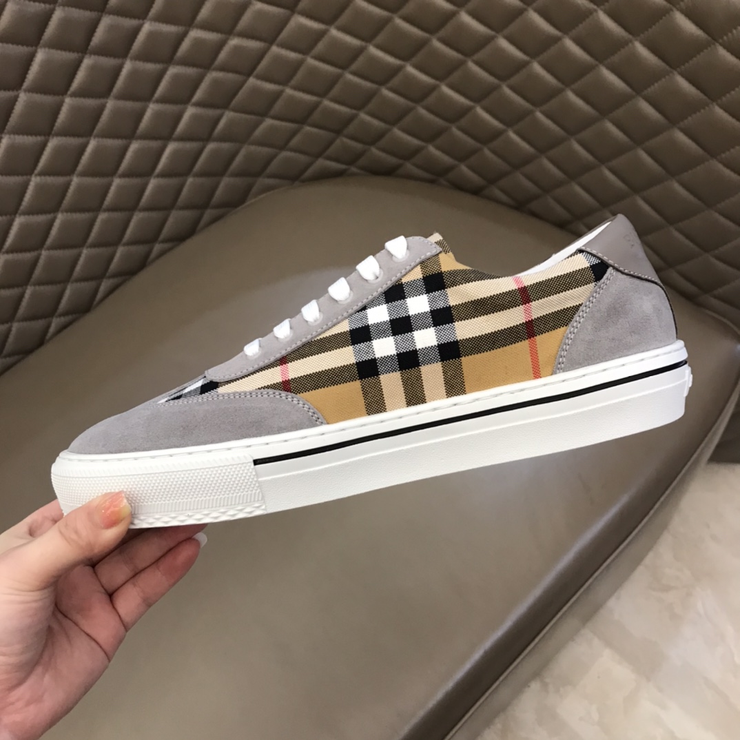 Burberry Perforated Check Sneaker 54 - vstockx