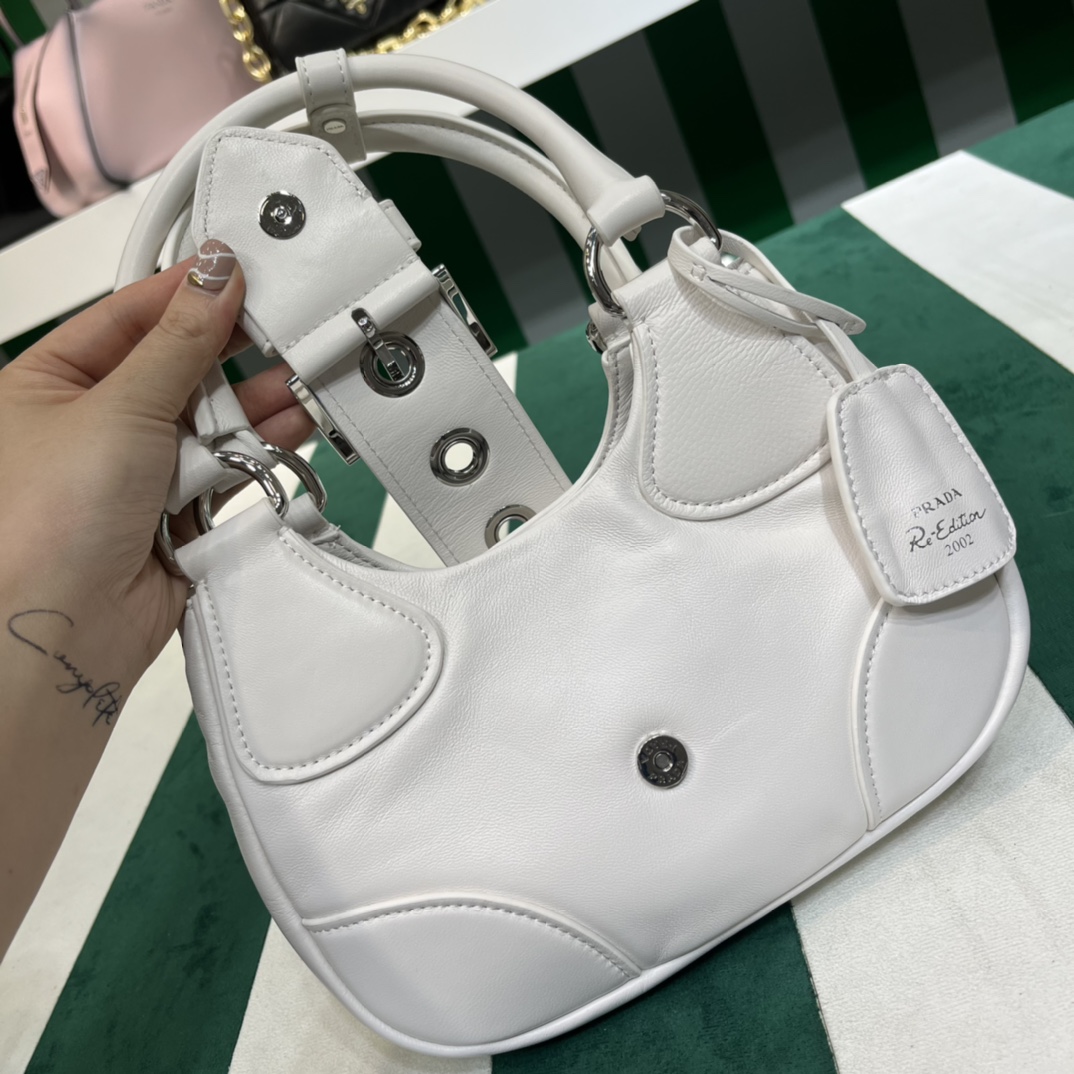 Handbags Prada PRADA PASSAVELA 1BA381 size:23x16x9 cm - vstockx