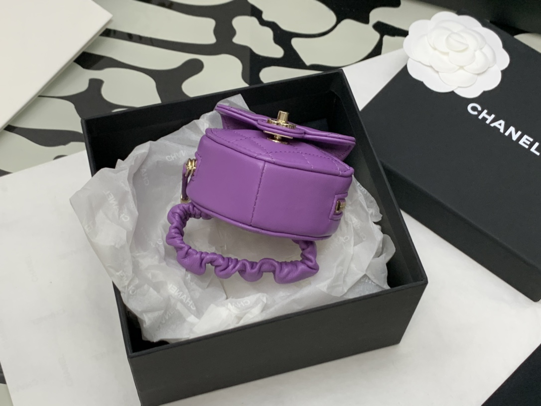 Handbag Chanel size 8*8.5*5.5* cm - vstockx