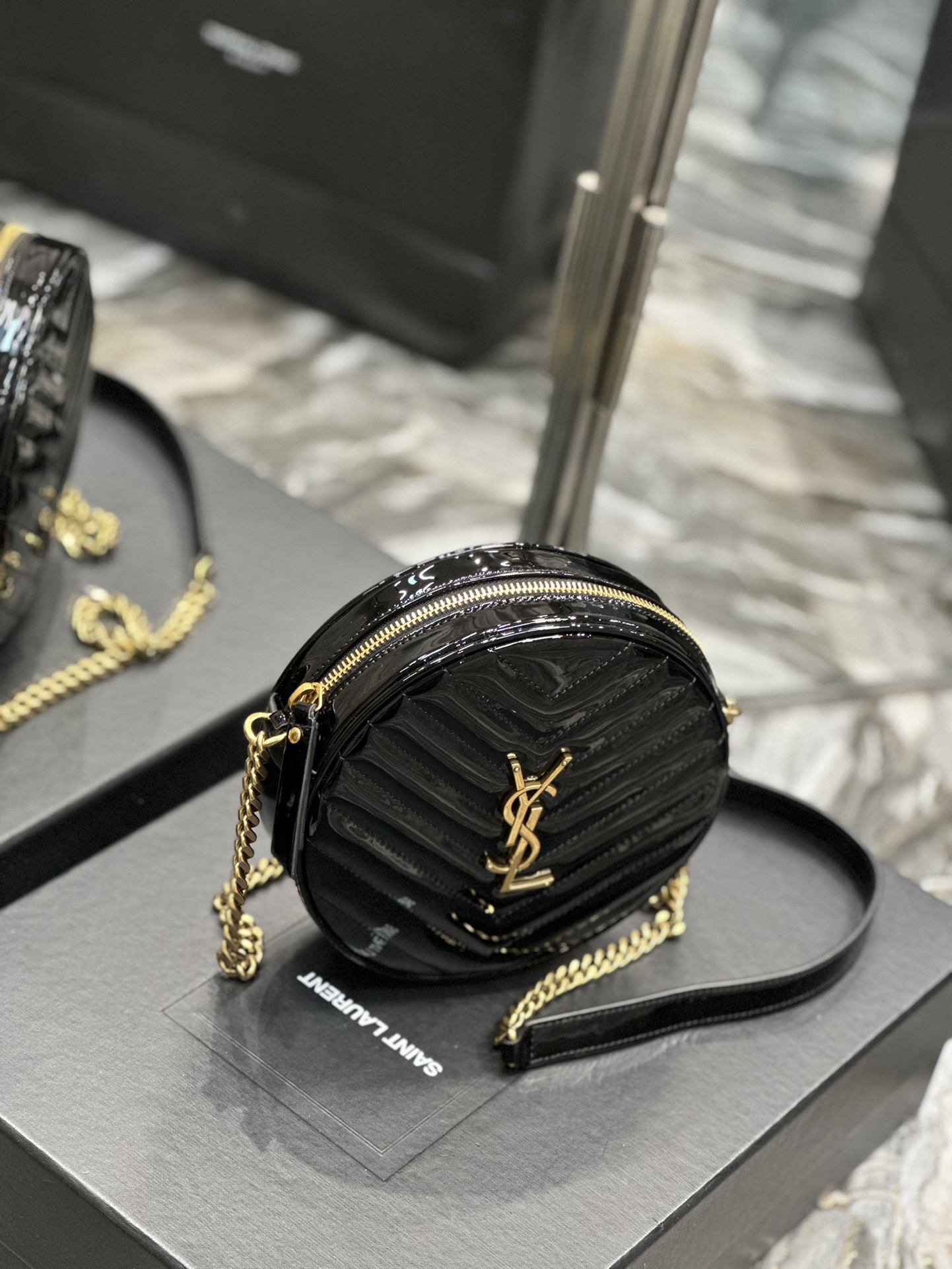Handbags SAINT LAURENT 610436 size 17x17x5.5 cm - vstockx