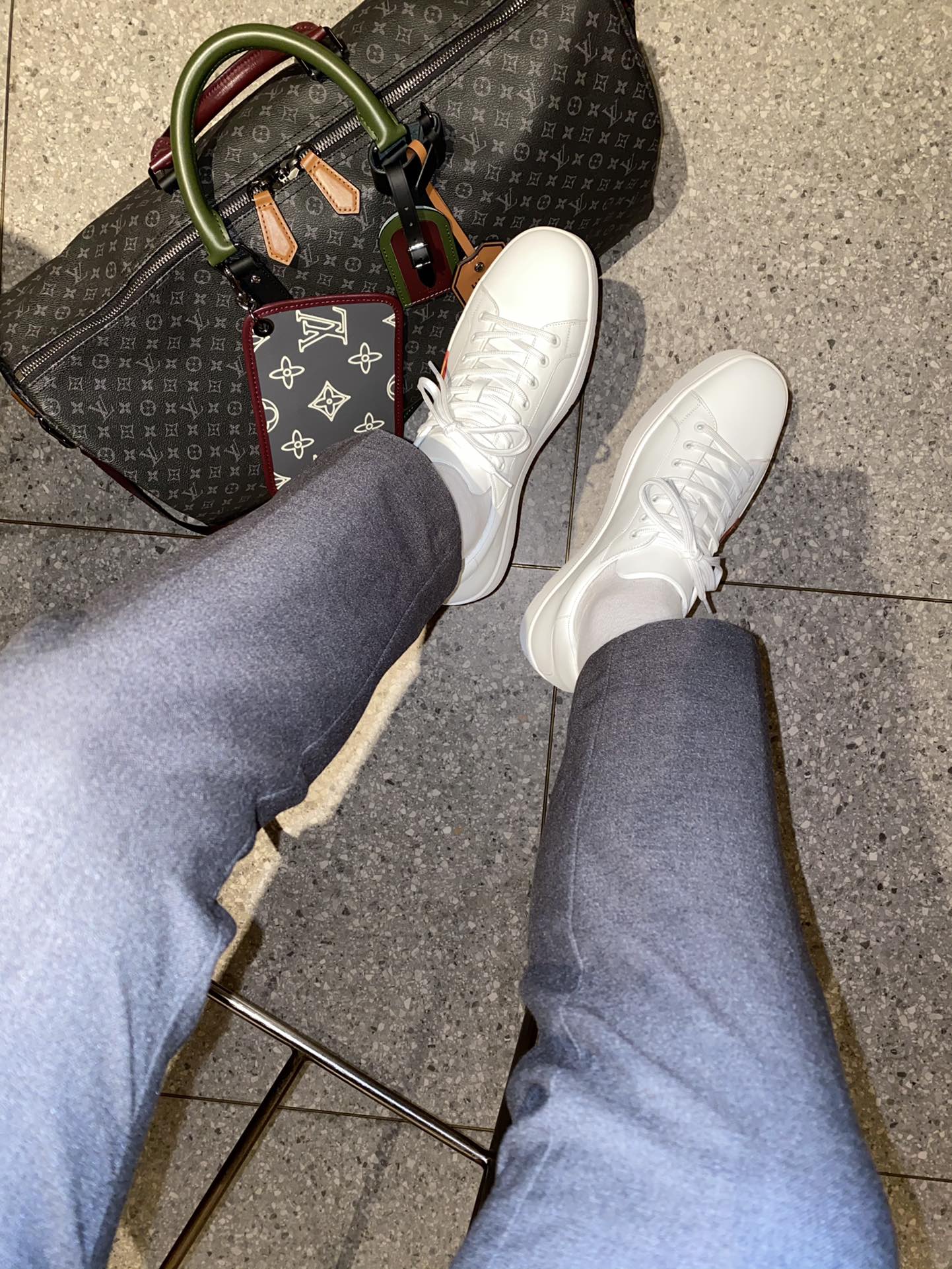 Christian Louboutin Low Top Sneakers 6 - vstockx