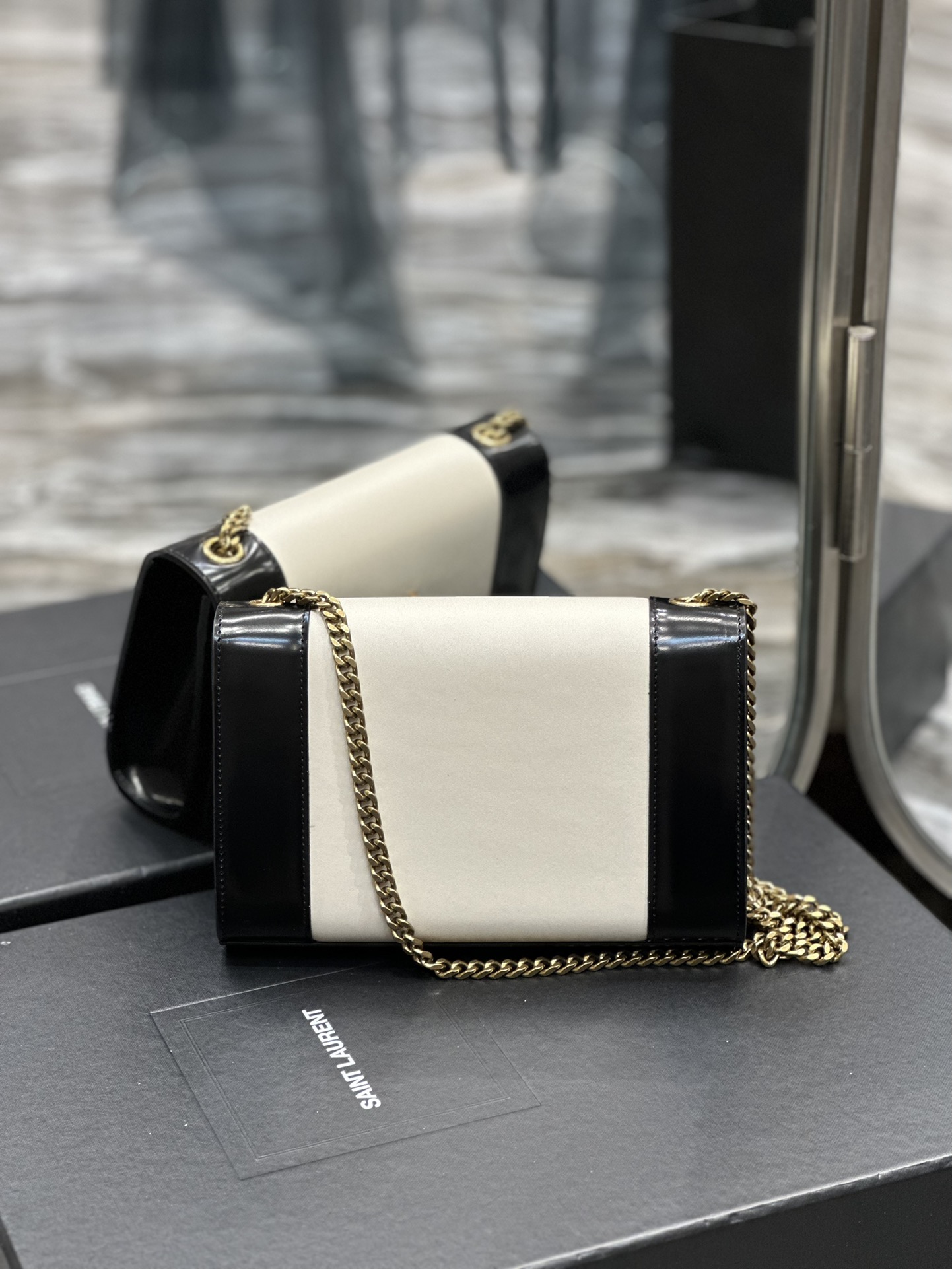 Handbags SAINT LAURENT 469390 size 20x13.5x6 cm - vstockx