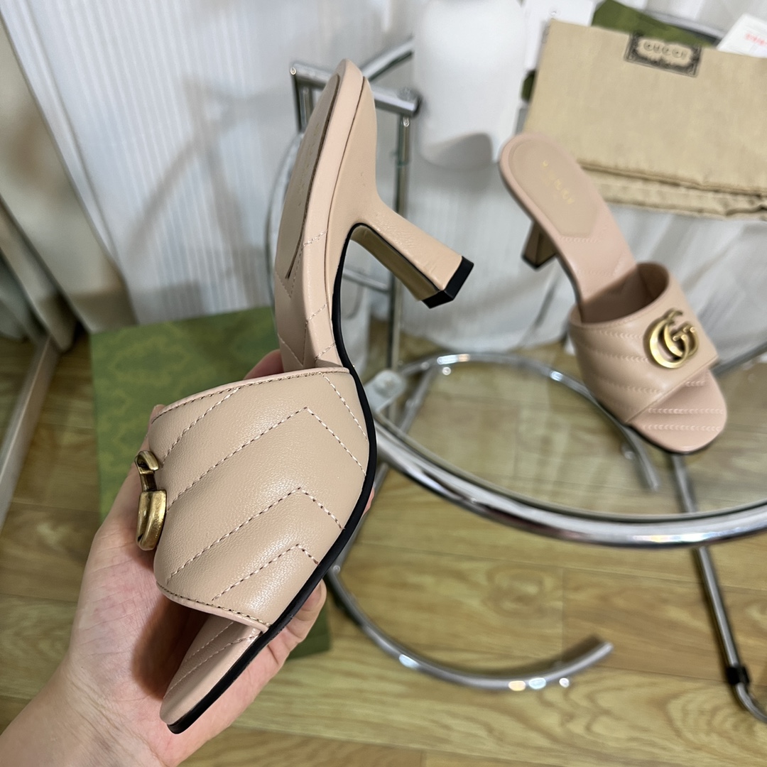 Gucci Women's Double G slide sandal WOMEN 7 - vstockx