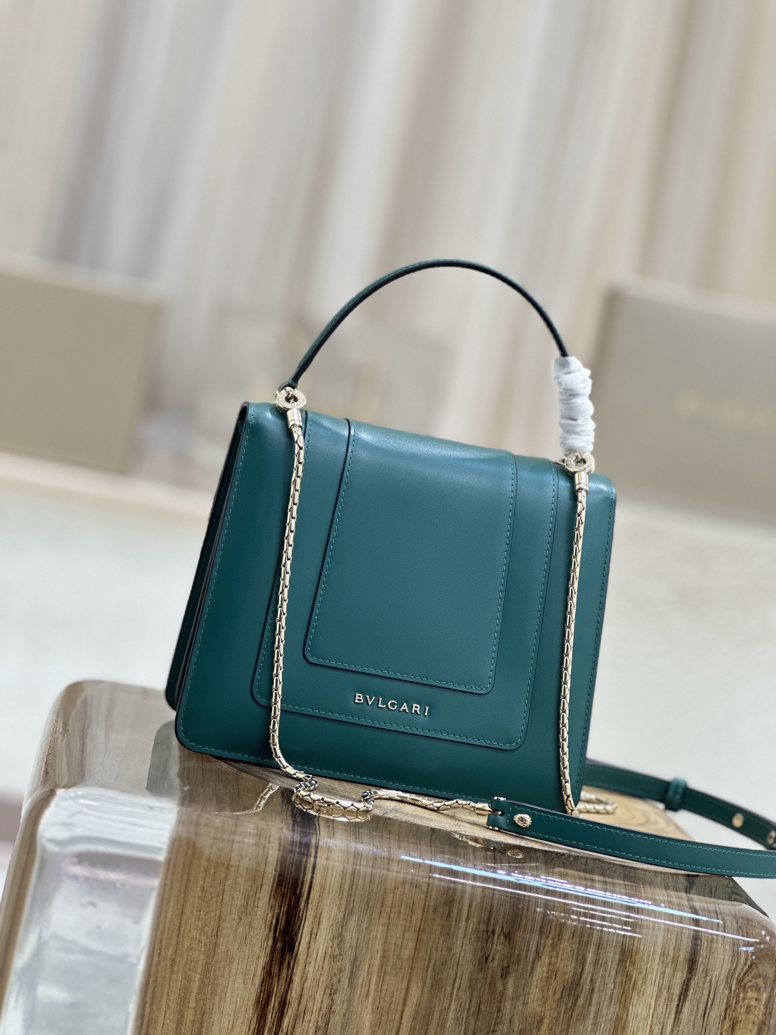 Handbags Bvlgari 38329 size:18*16*9 cm - vstockx