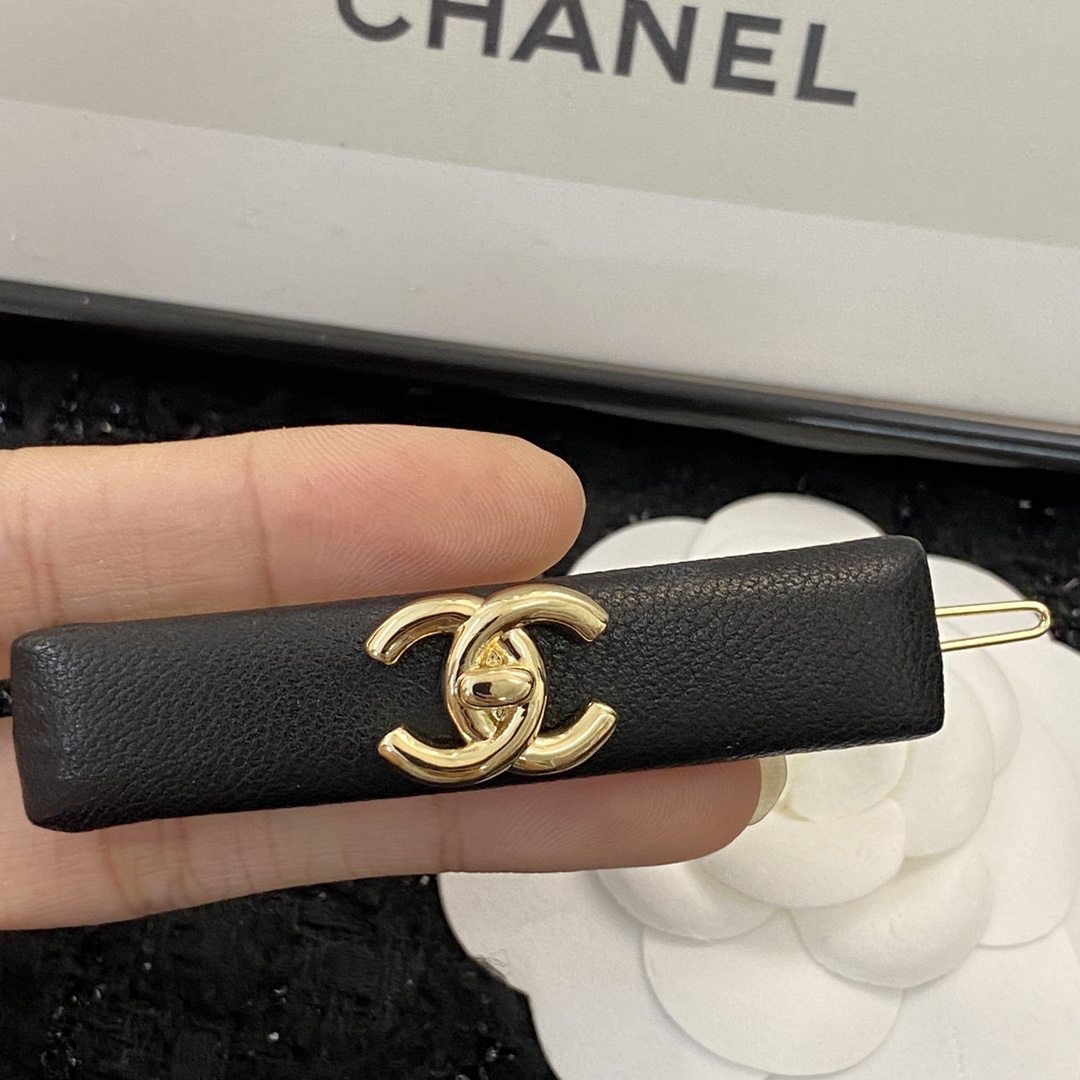 hairclip Chanel 1 - vstockx
