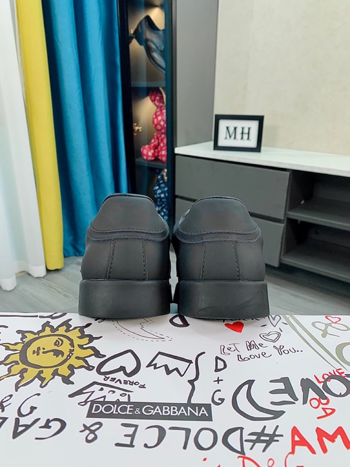 Dolce & Gabbana Low Tops Sneakers 91 - vstockx