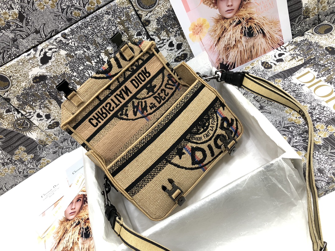 Handbag Dior M1241 size 23 x 15 x 8 cm - vstockx