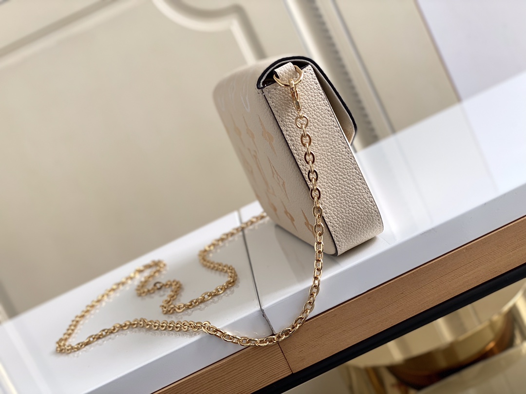 Handbag Louis Vuitton M80498 size 21x12x3 cm - vstockx