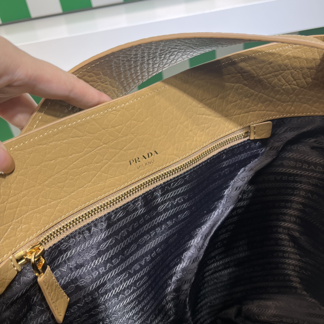 Handbags Prada 1BC173 size:33×37×15 cm - vstockx