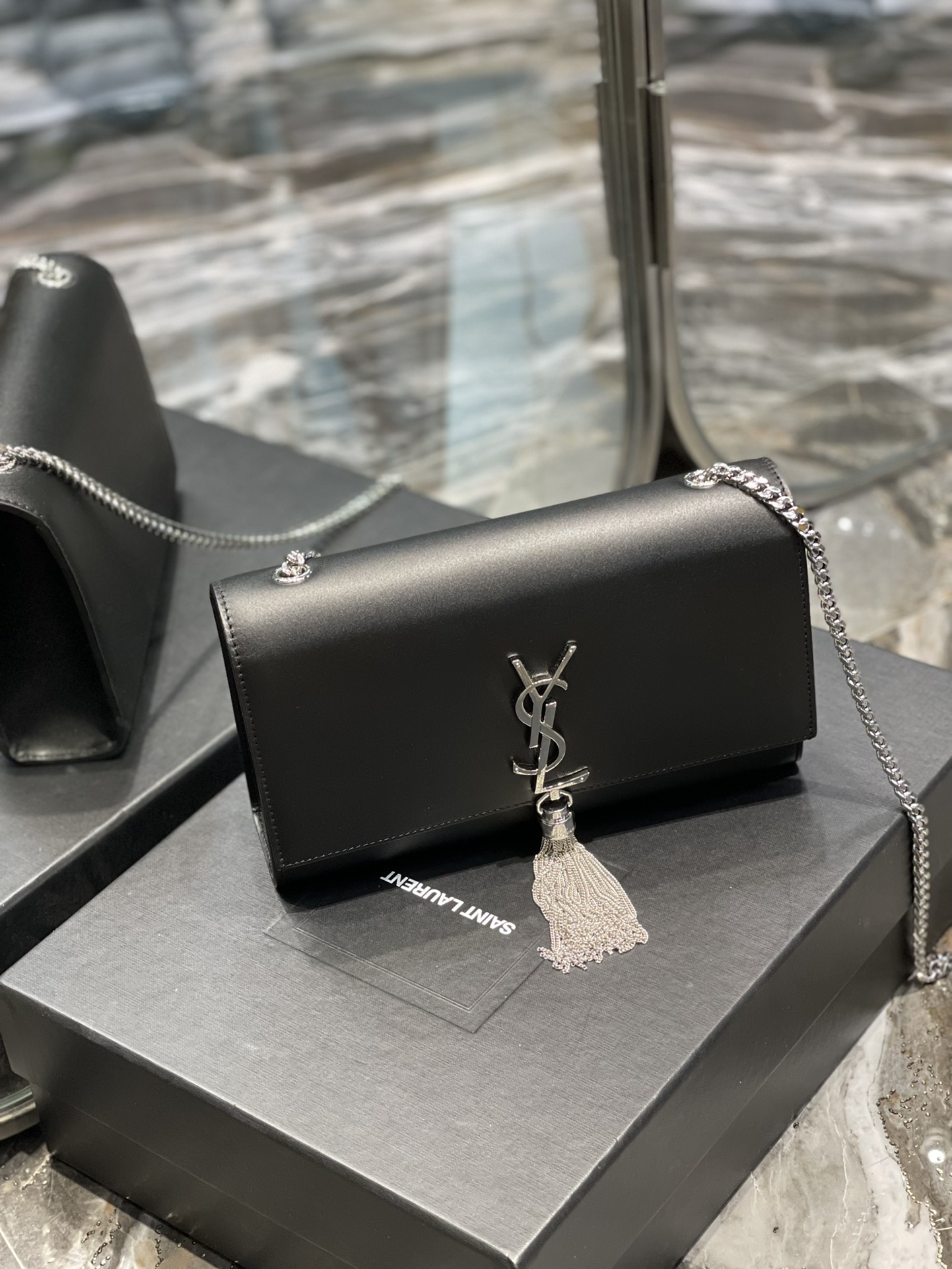 Handbags SAINT LAURENT 354119 size 24x14.5x5 cm - vstockx