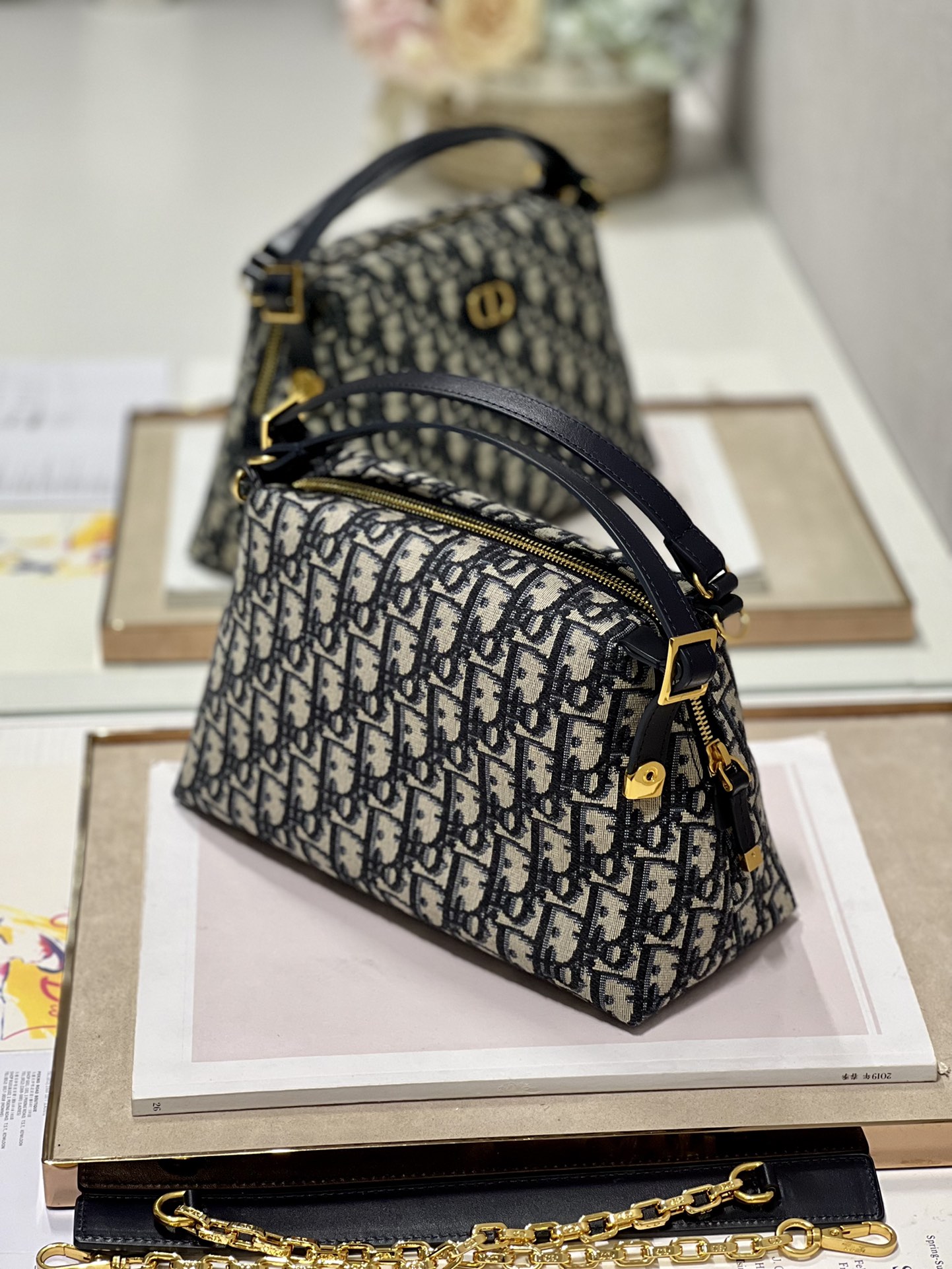 Handbag Dior 5556 size 25  16 cm - vstockx