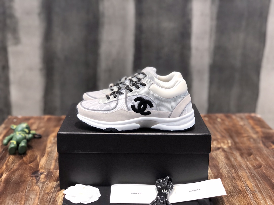 Chanel Fabric & Suede Calfskin Low Top Sneaker 5 - vstockx