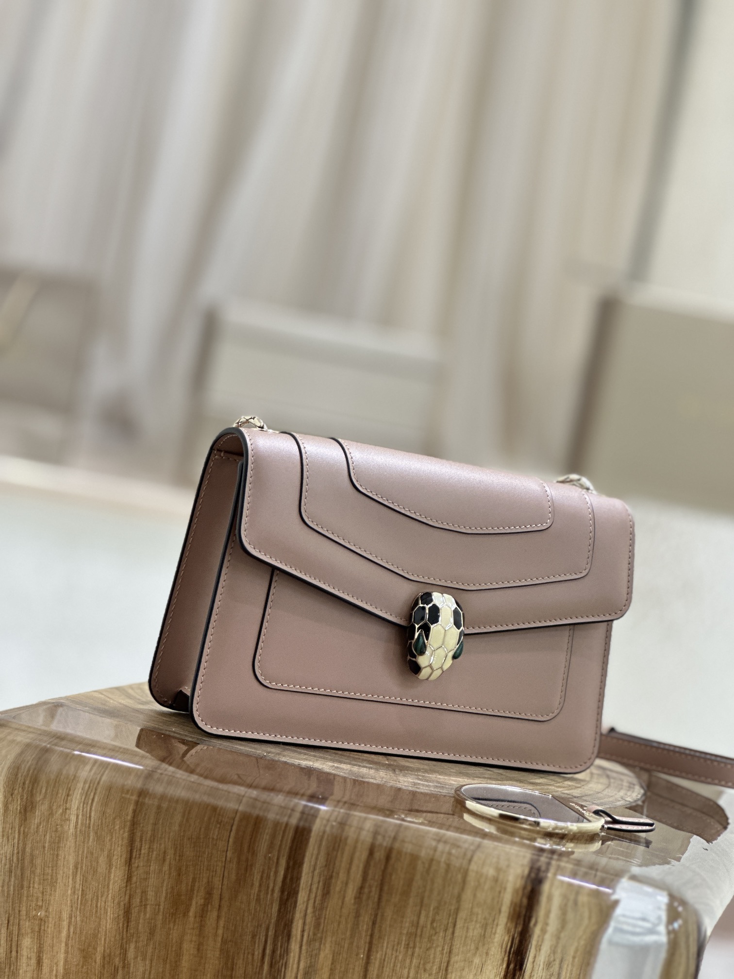 Handbags Bvlgari 38102 size:22*13*5.5 cm - vstockx