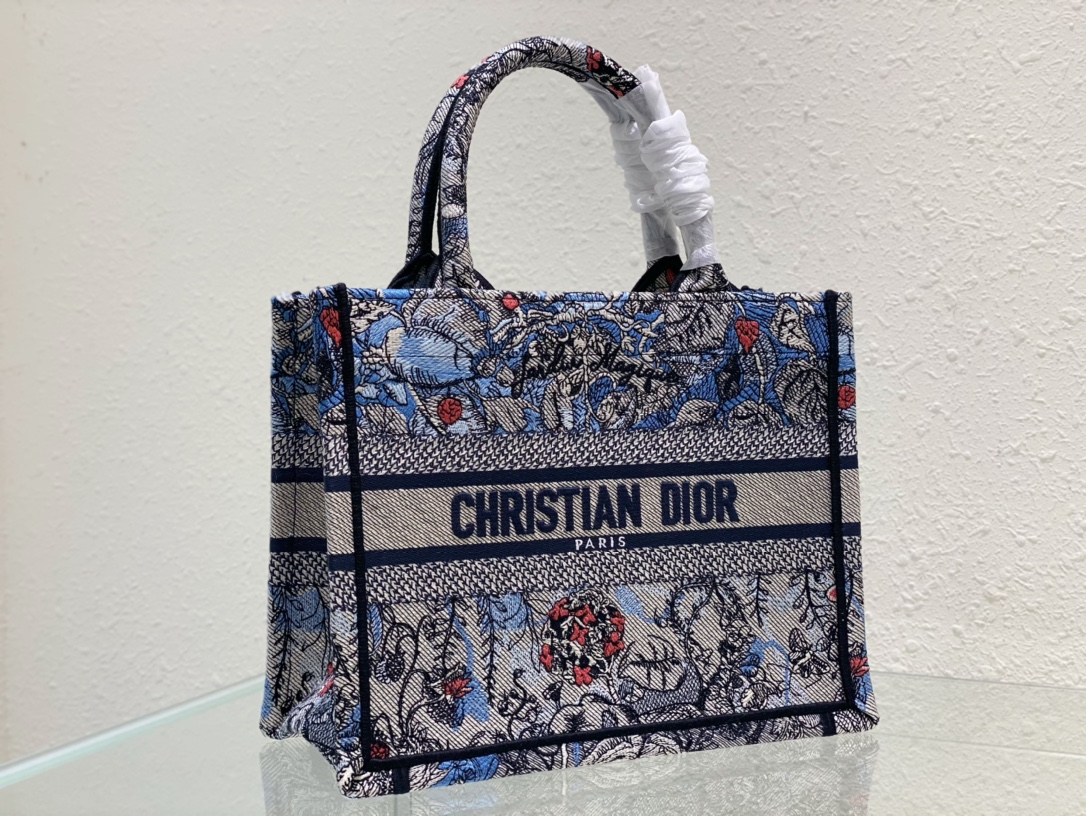 Handbag Dior 8002 size 26.5x 21x 14 cm - vstockx