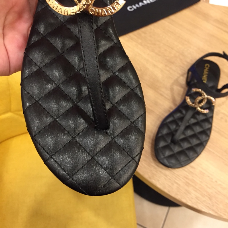 Chanel Slides 54 - vstockx