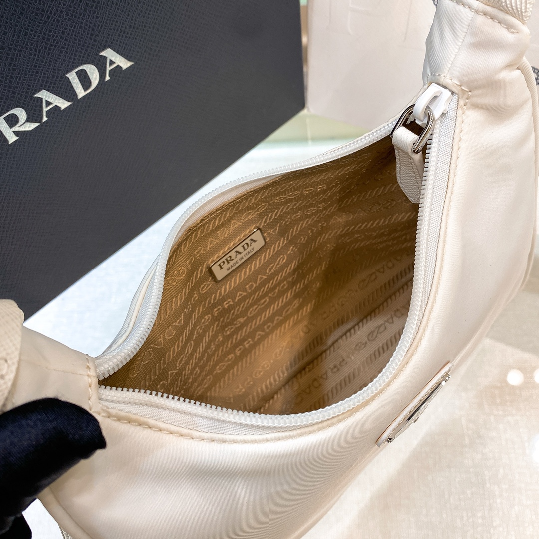handbags prada Hobo 1NE515 re-edition 2000 Size:22*17*6 - vstockx