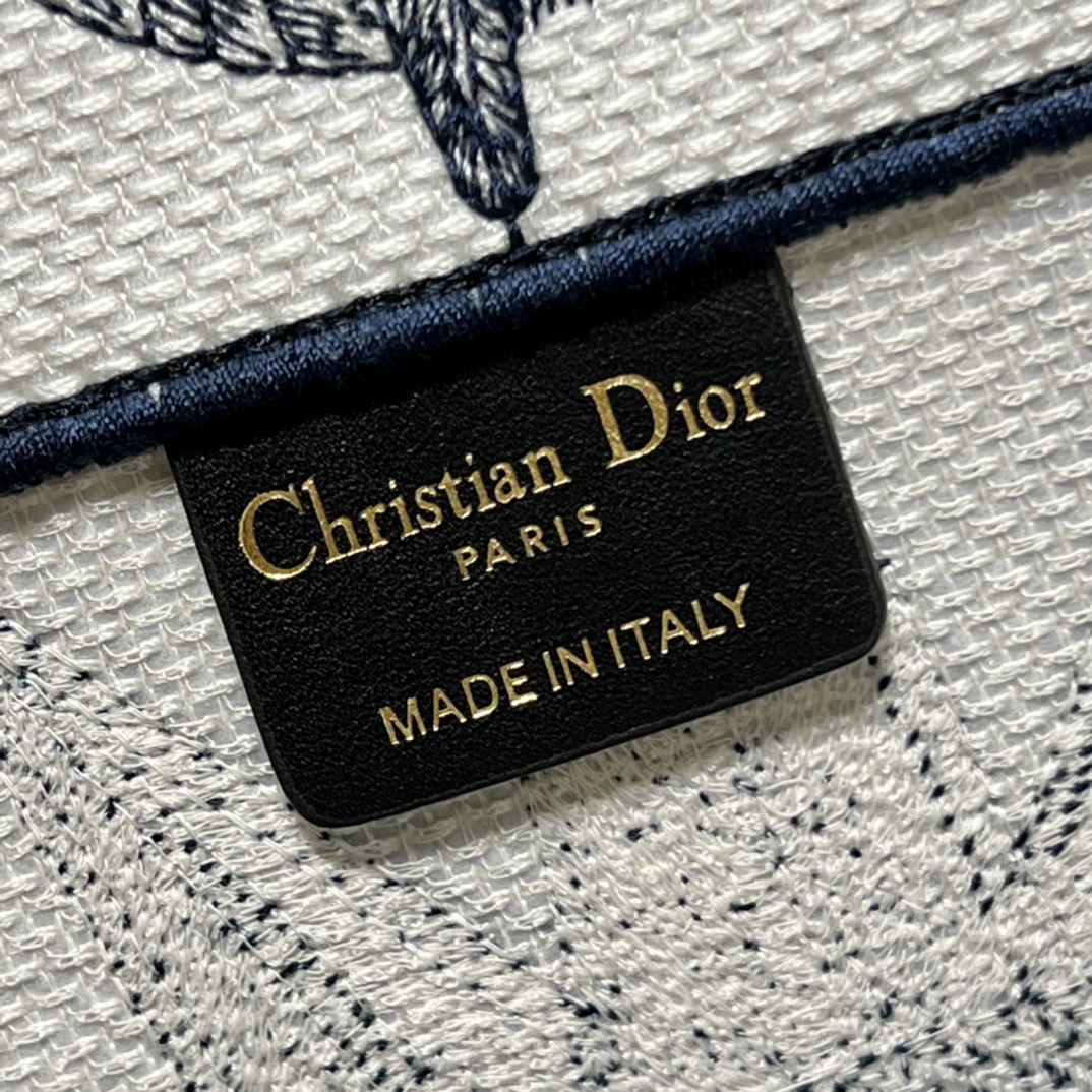 Handbag Dior 1286 size 36  28 cm - vstockx