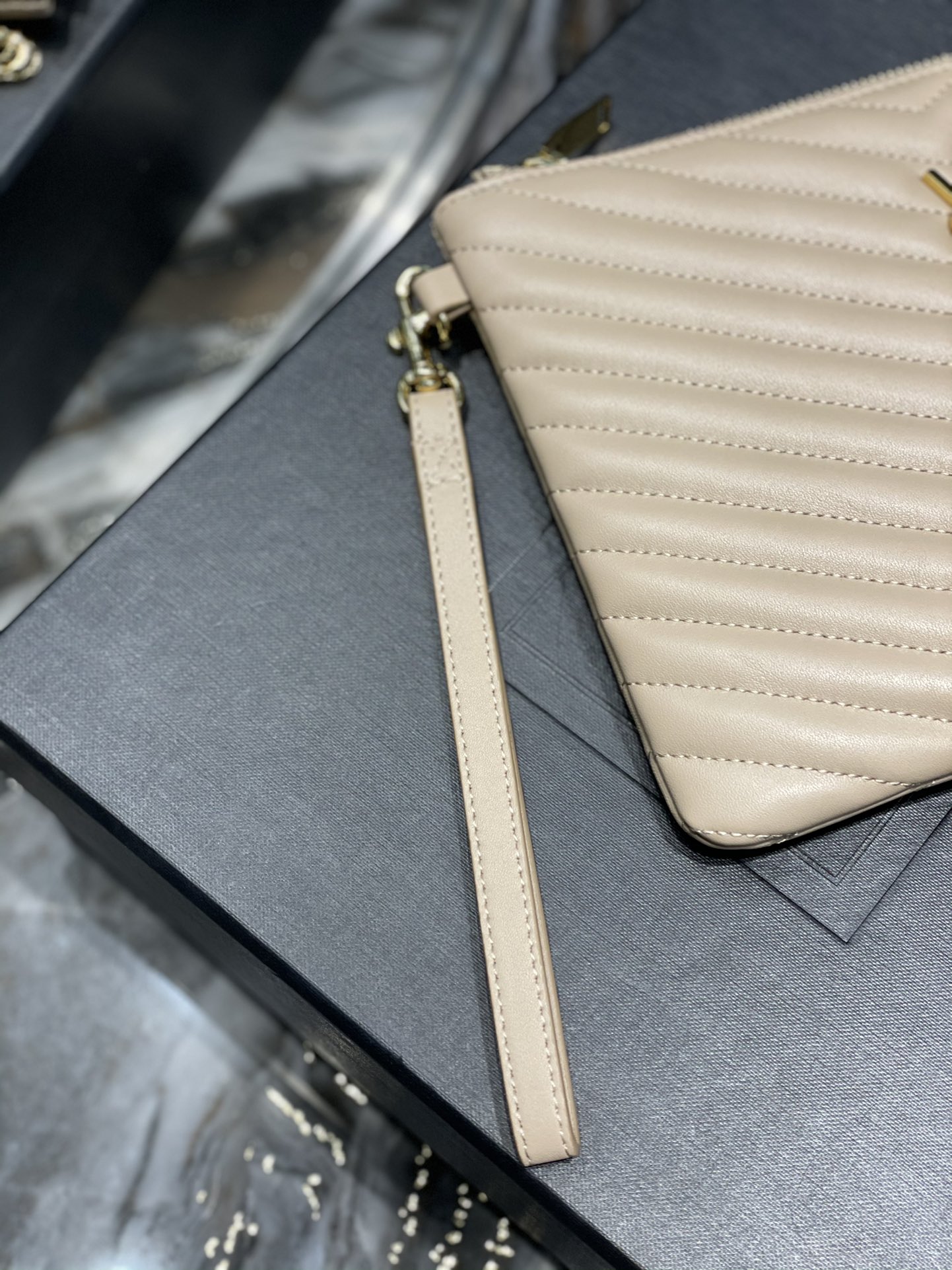 Handbags SAINT LAURENT 379039 size 24  17.5  1.5 cm - vstockx