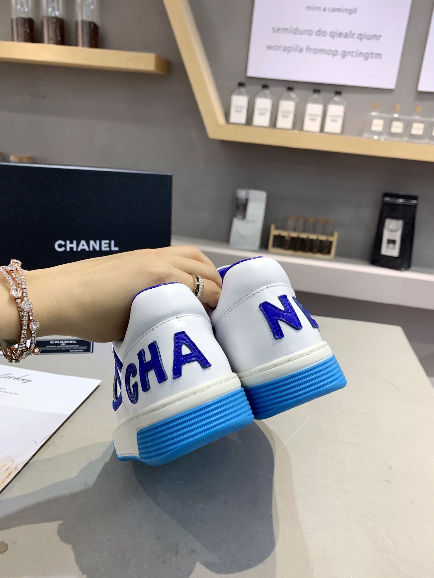 Chanel Low Top Sneaker 58 - vstockx