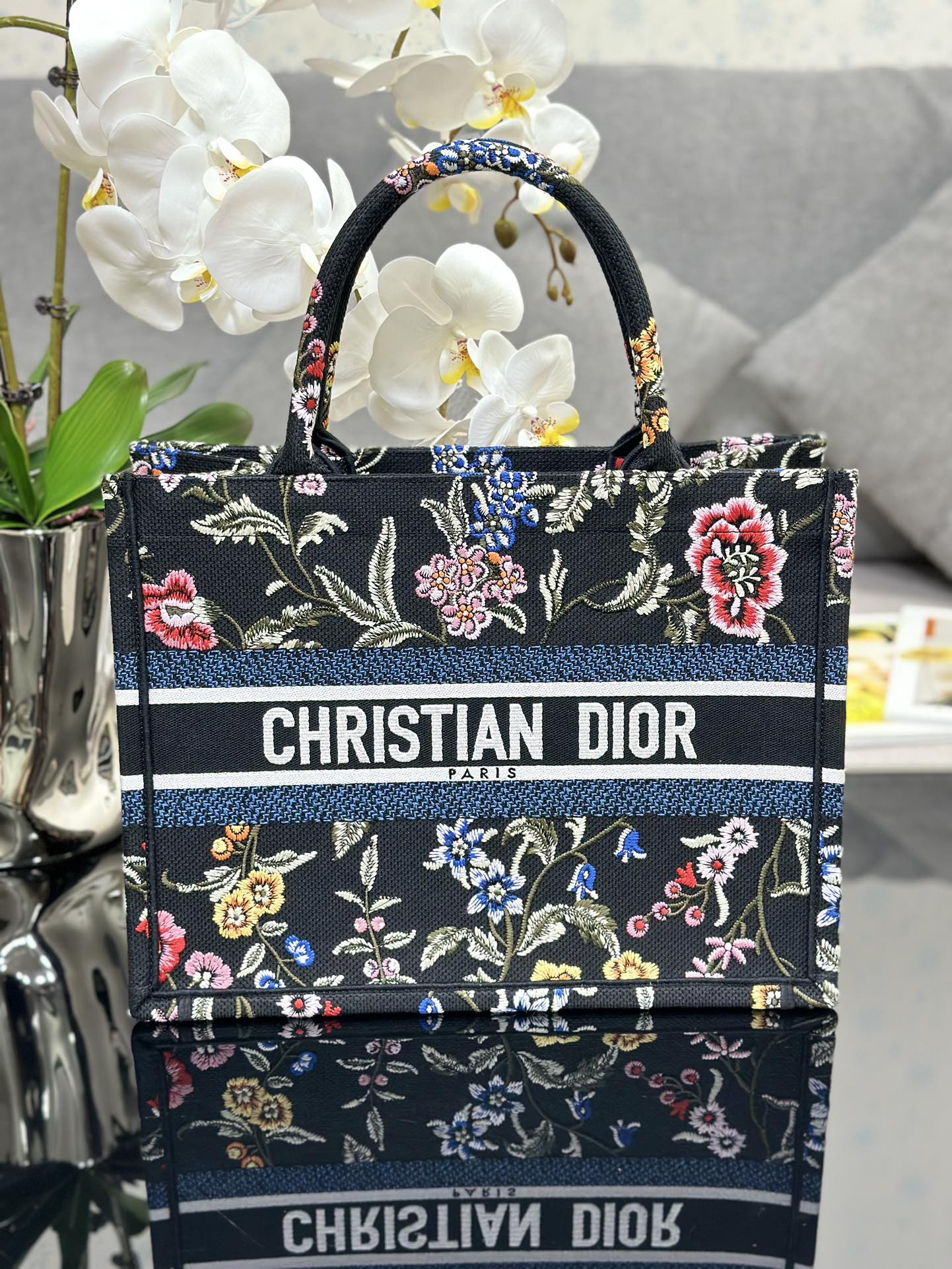 Handbag Dior M1286 size 42 x 35 x 18.5 cm - vstockx