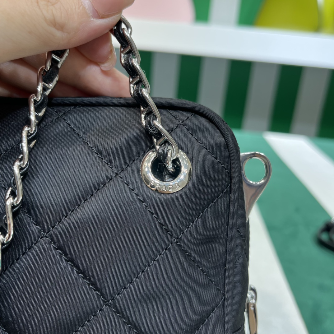 Handbags Handbags Prada 1BH910 size:21.5*15*6 cm - vstockx