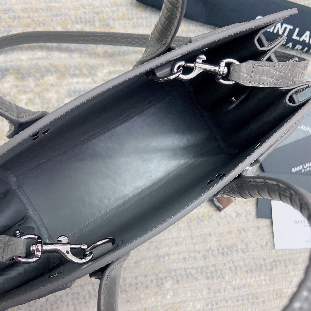 Handbags SAINT LAURENT 421863 size 26*20.5*12.5 cm - vstockx