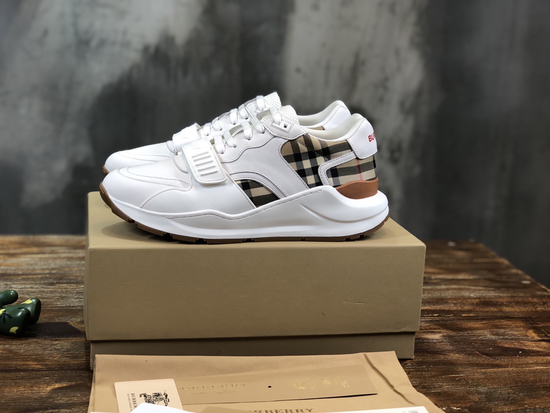 Burberry Vintage Sneaker 9 - vstockx