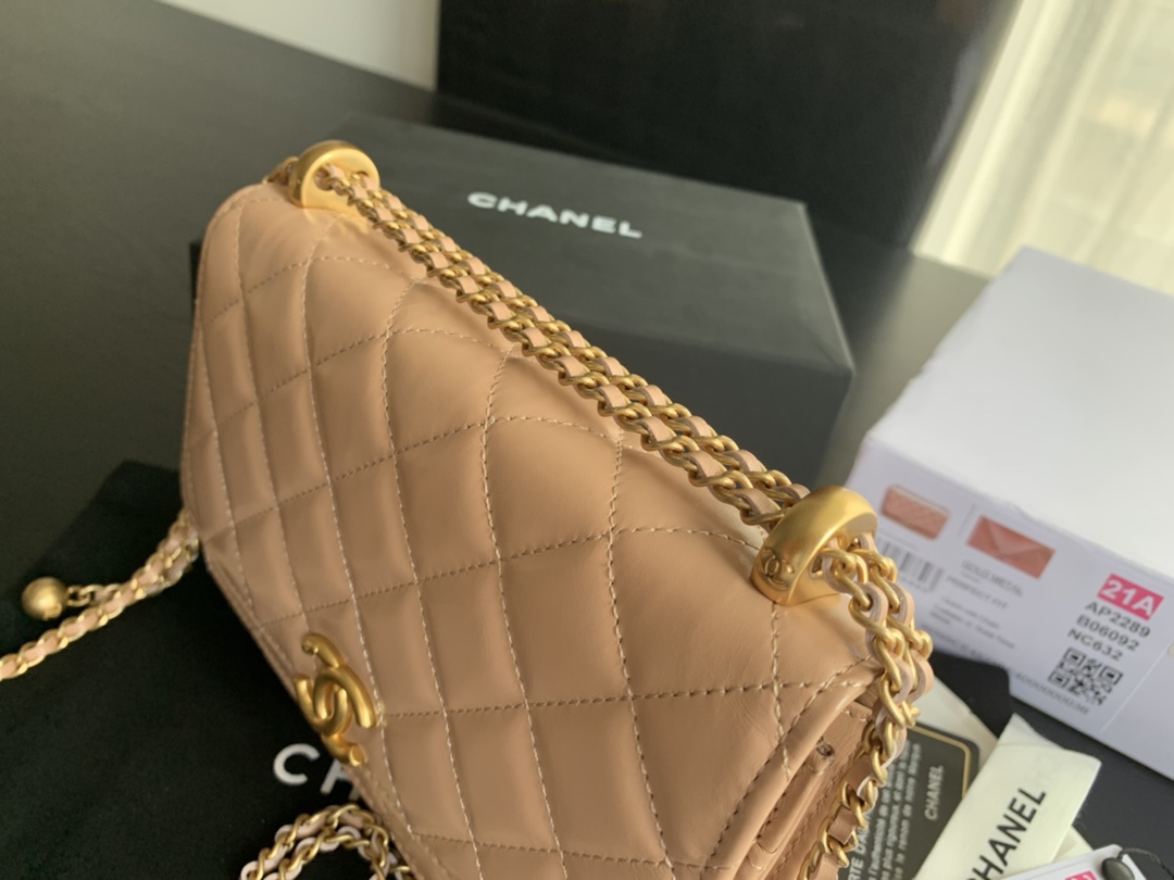 Handbag Chanel 2289 size 19 cm - vstockx