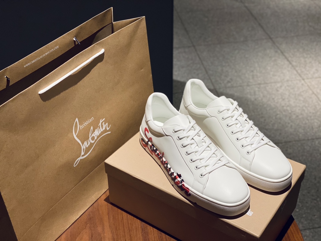 Christian Louboutin Low Top Sneakers 1 - vstockx