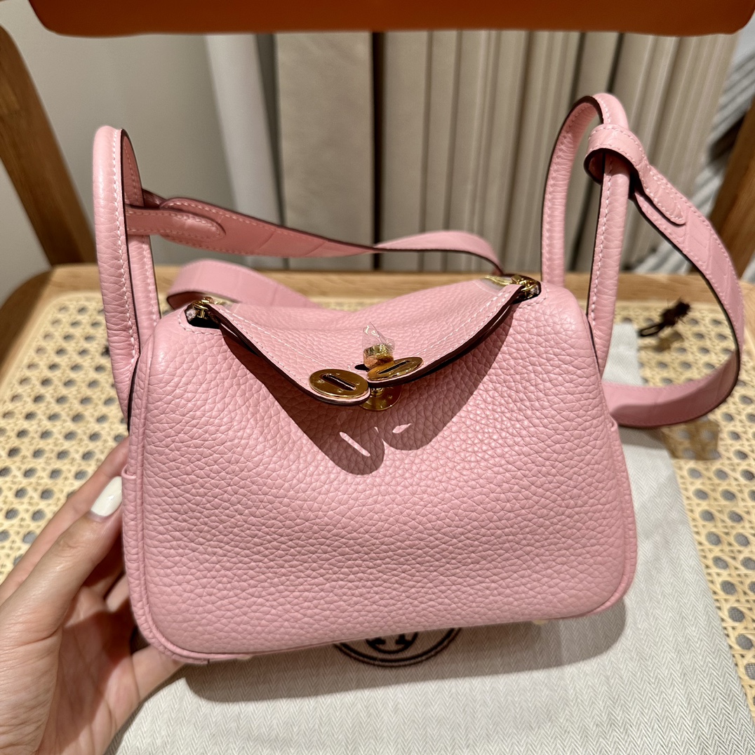 Handbags Hermes mini Lindy size:19 cm - vstockx