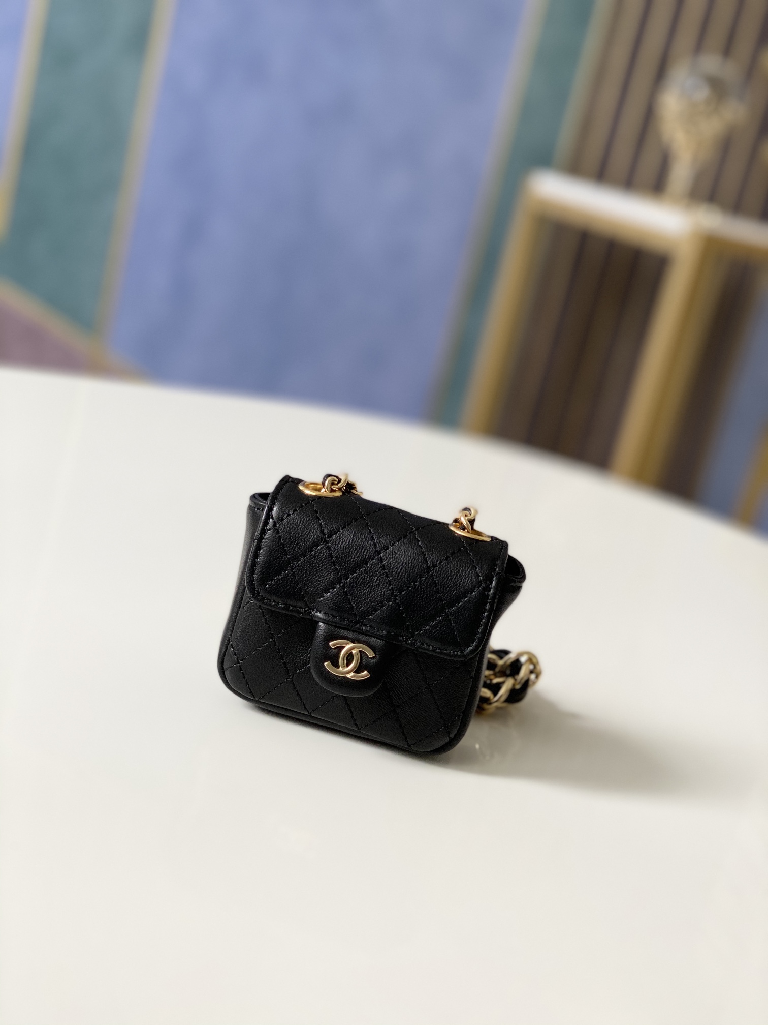 Handbag Chanel 2080 size 9.8.3 cm - vstockx