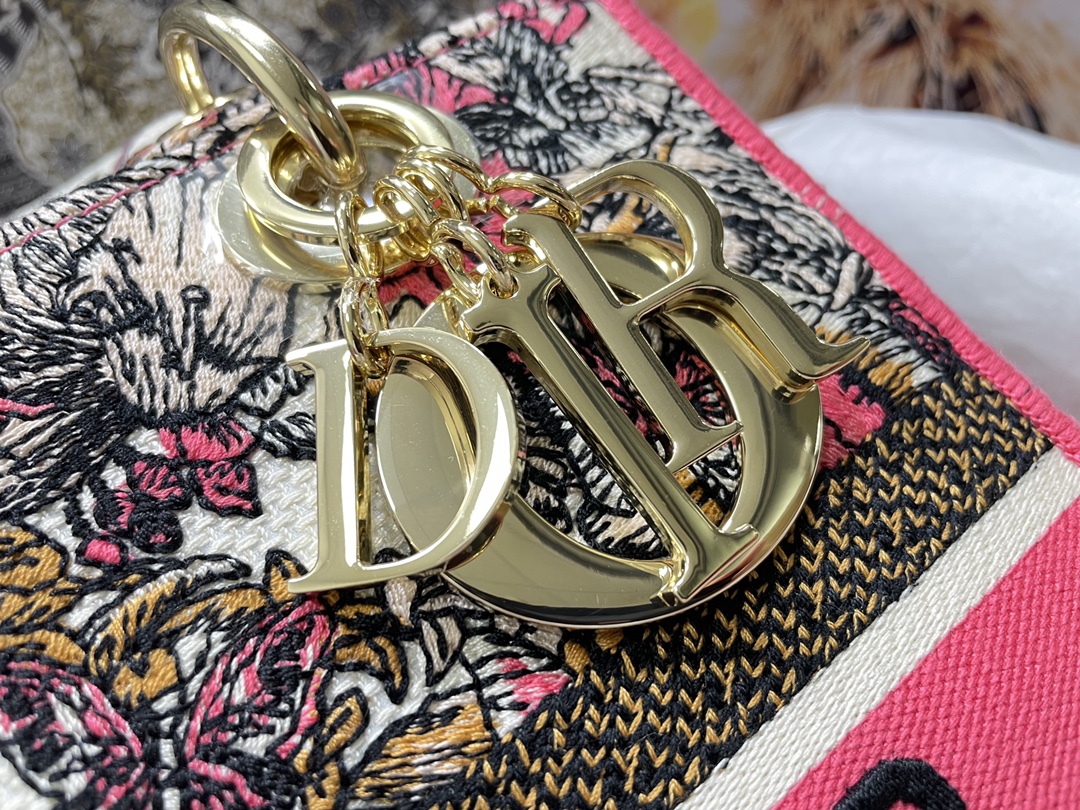 Handbag Dior M0565 size 24*20*11 cm - vstockx