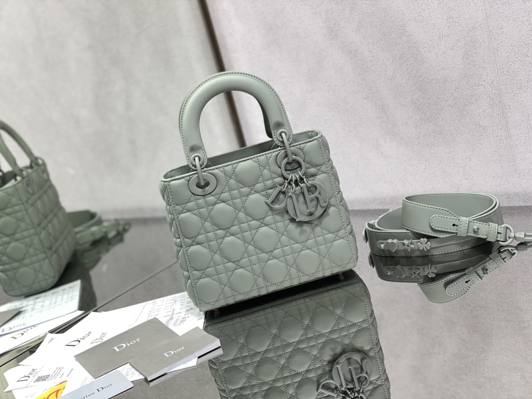 Handbag Dior size 20 cm - vstockx