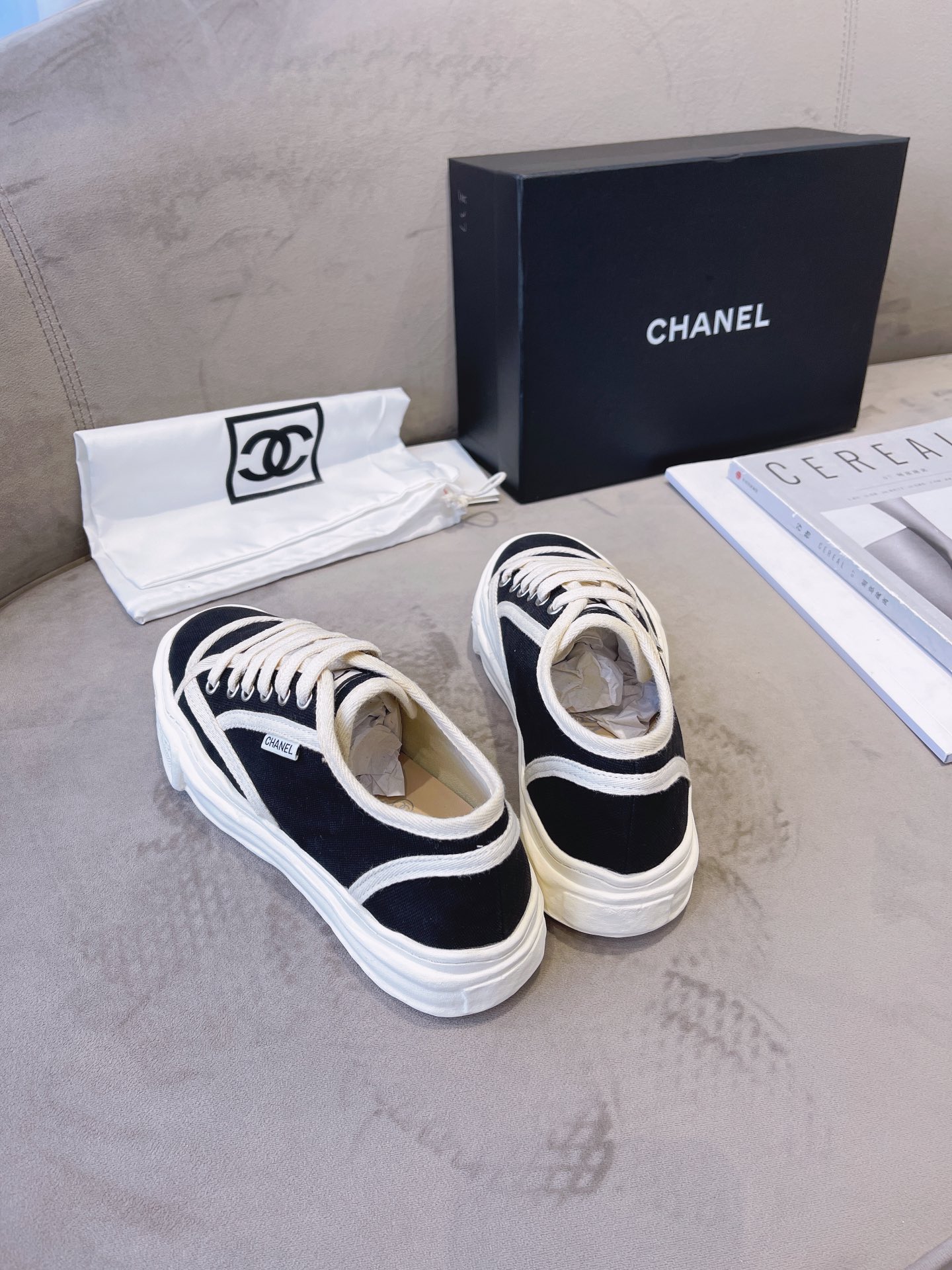 Chanel Flat canvas Sneaker 12 - vstockx
