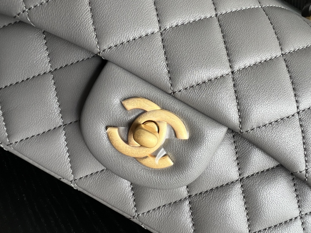 Handbag Chanel 2431 size 20cmx12cmx6 cm - vstockx