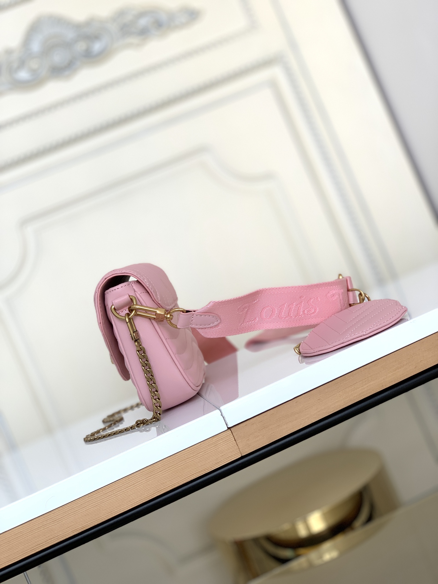 Handbag Louis Vuitton M56468 size 19/14/5 cm - vstockx