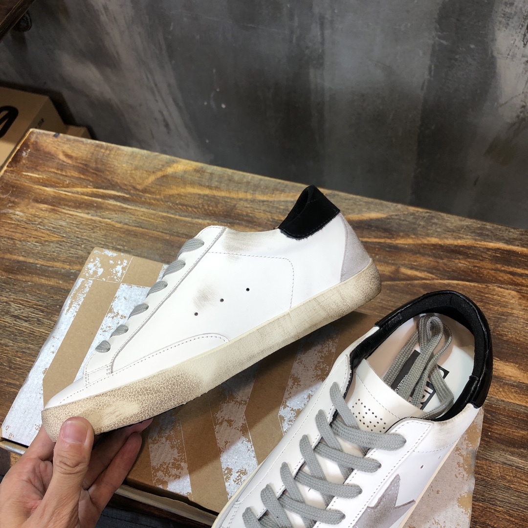 Golden Goose Superstar distressed-finish sneakers 3 - vstockx